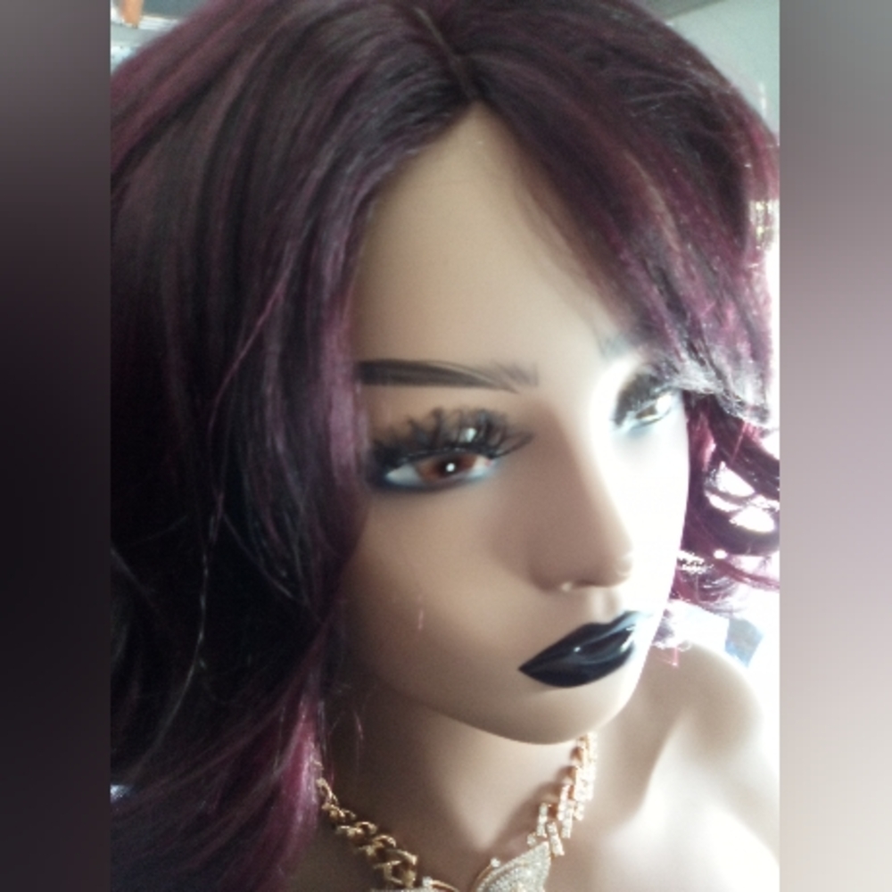 Wigs - Picture 5 of 7